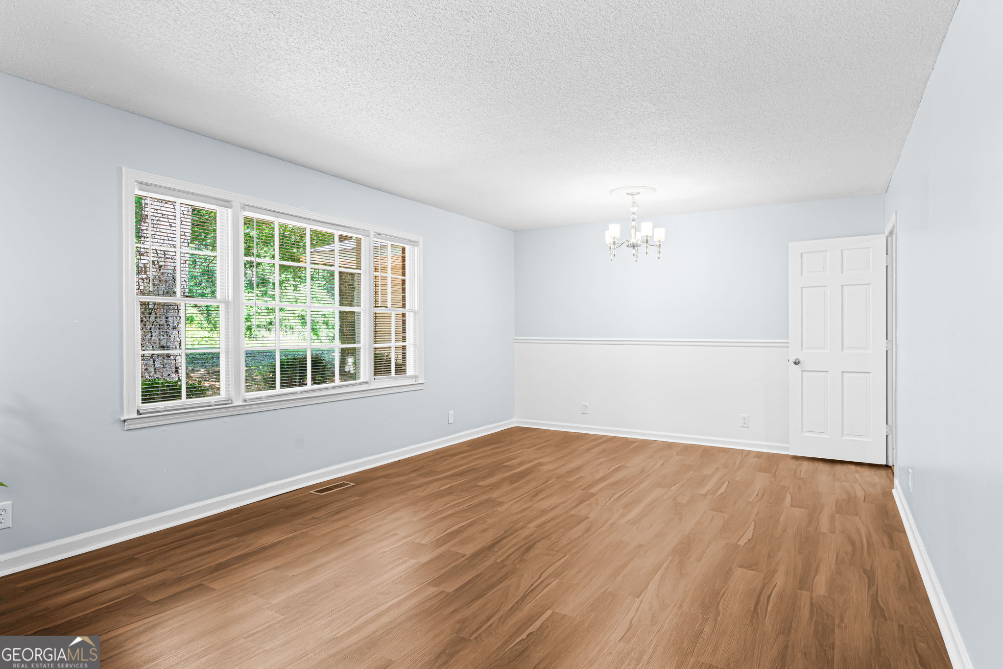 995 Roundtable LN
