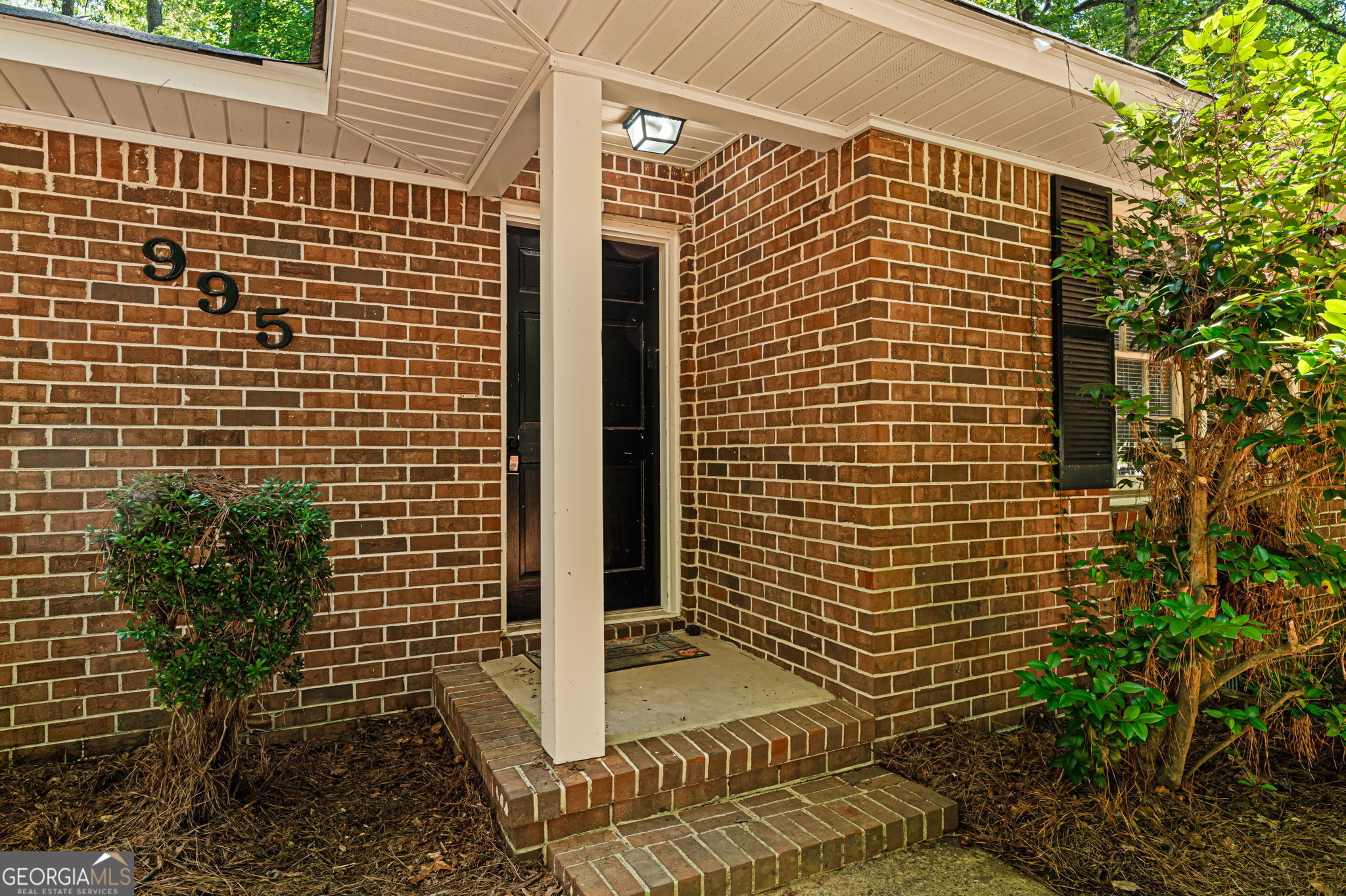995 Roundtable LN