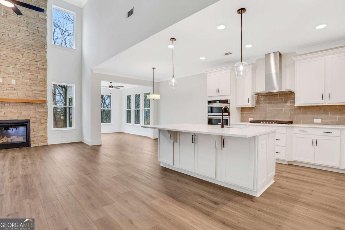 2251 Coffee LN