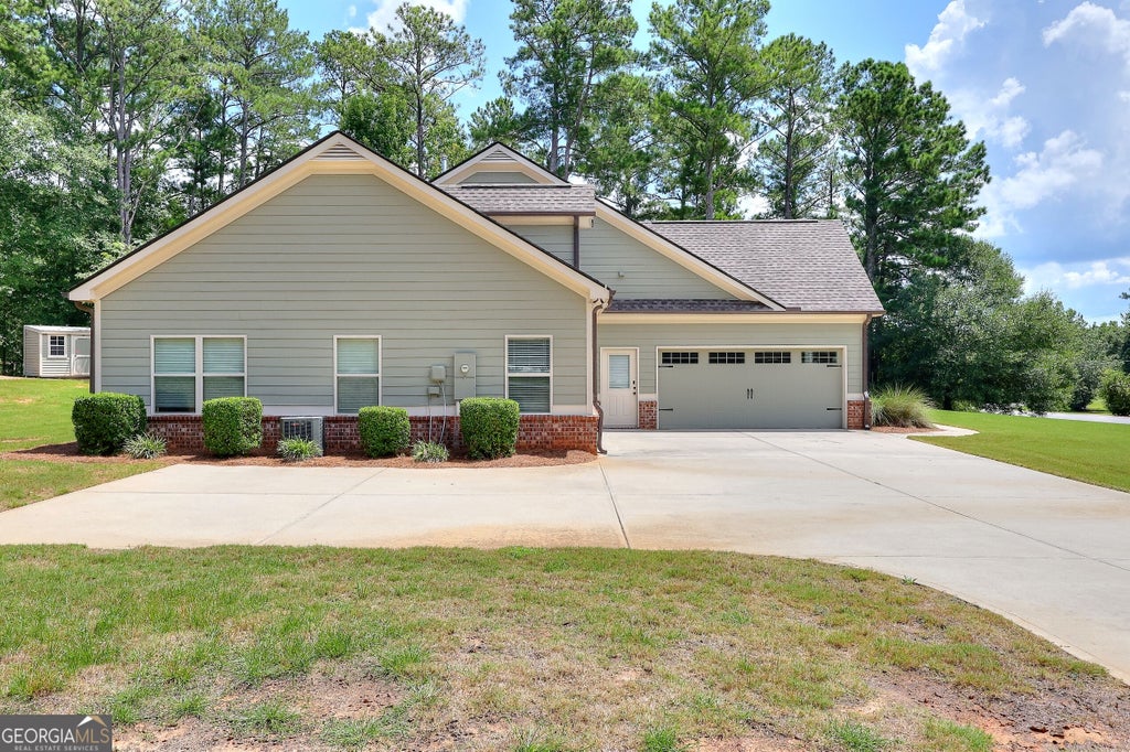 Photo of 1414 Maple Cove Lane, Loganville, GA 30052 (MLS # 10824166)