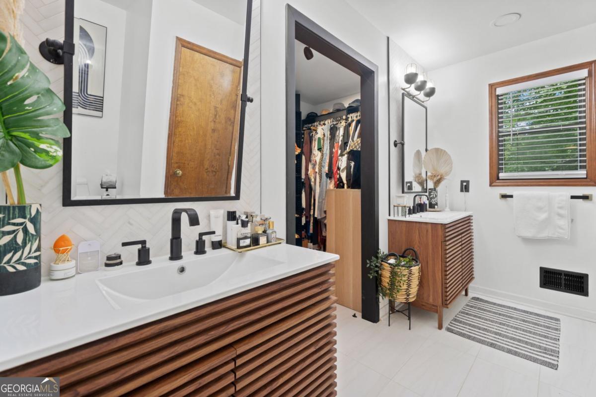 Kennesaw, Georgia 30152, United States, 3 Bedrooms Bedrooms, ,2 BathroomsBathrooms,Residential,Active,125957