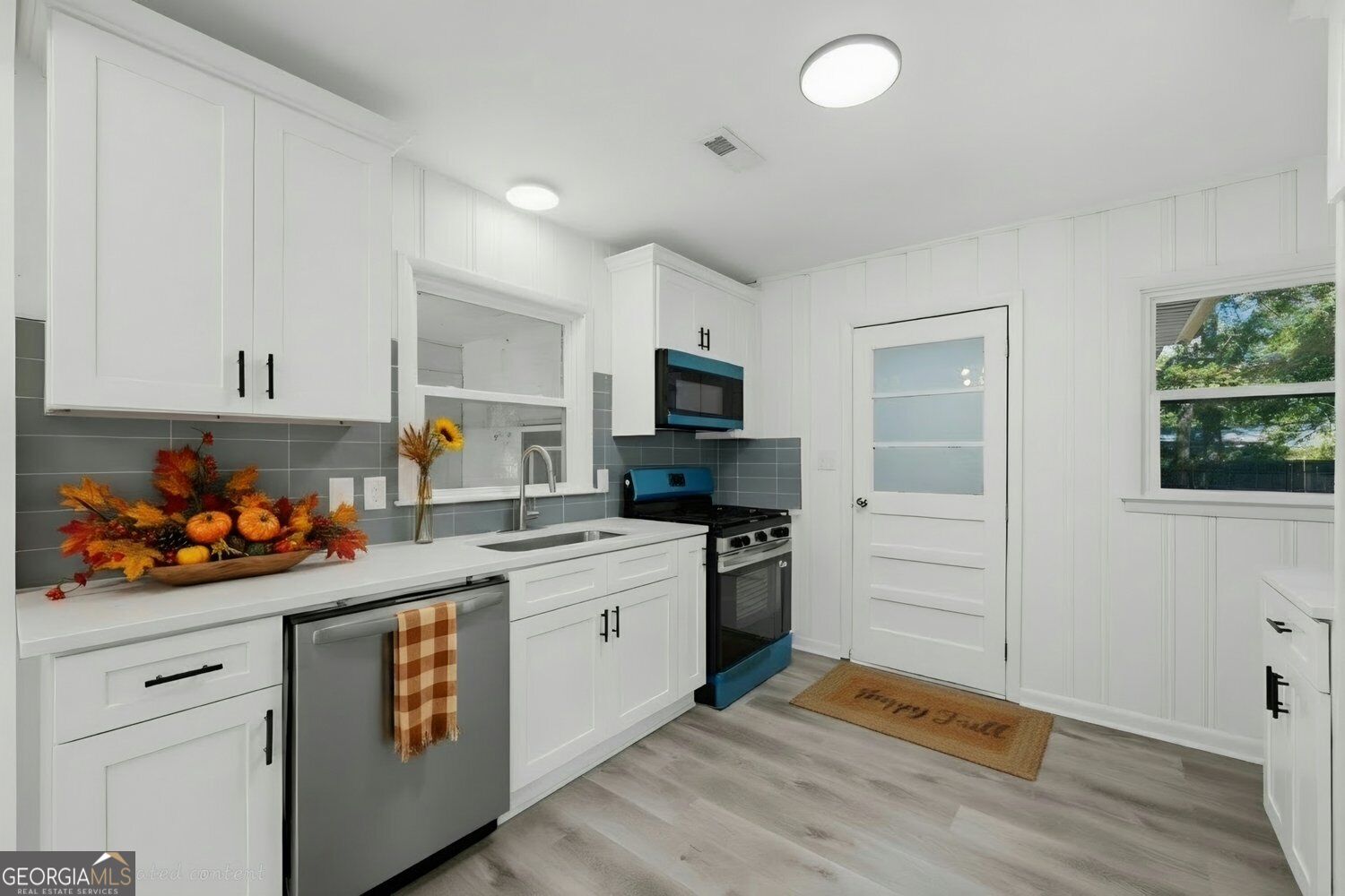6 Elliott CIR NW