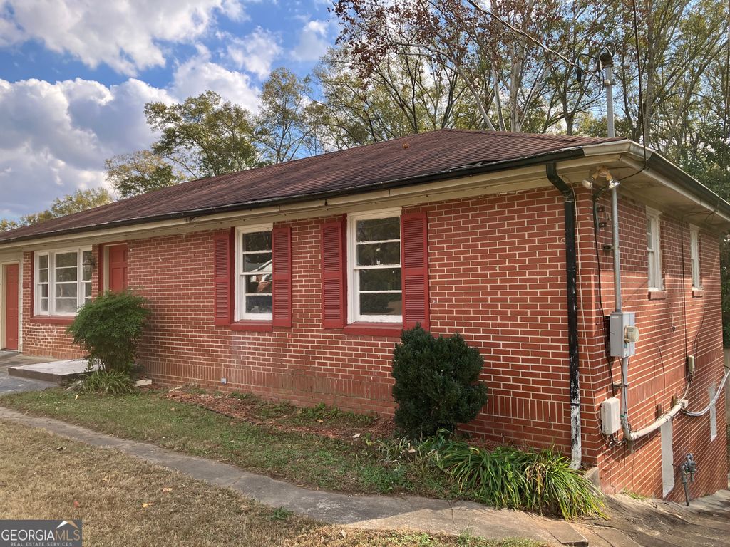 Photo of 1031 Pine Street NE, Conyers, GA 30012 (MLS # 10649097)