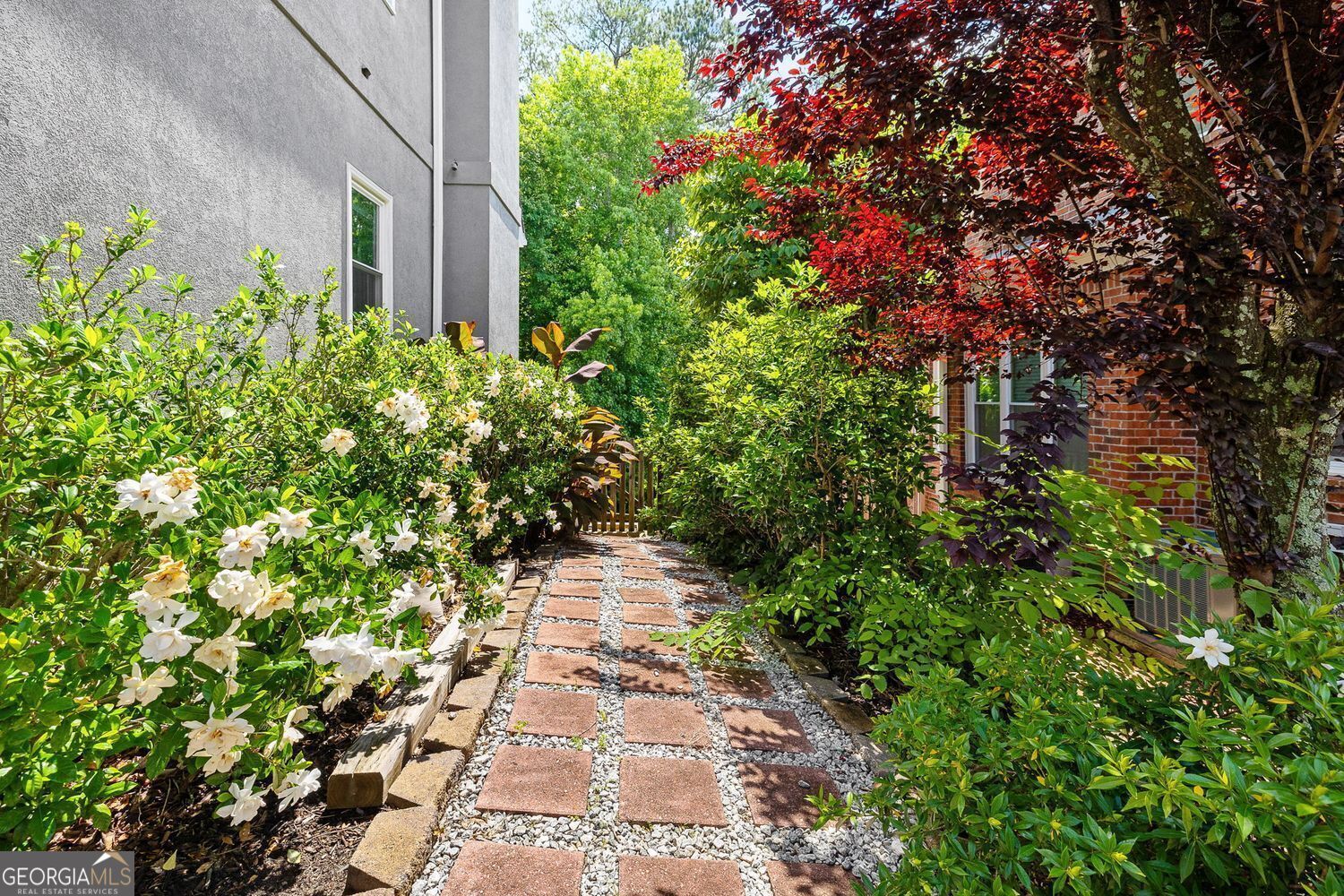 Dunwoody, Georgia 30338, United States, 5 Bedrooms Bedrooms, ,4 BathroomsBathrooms,Residential,Pending,140484