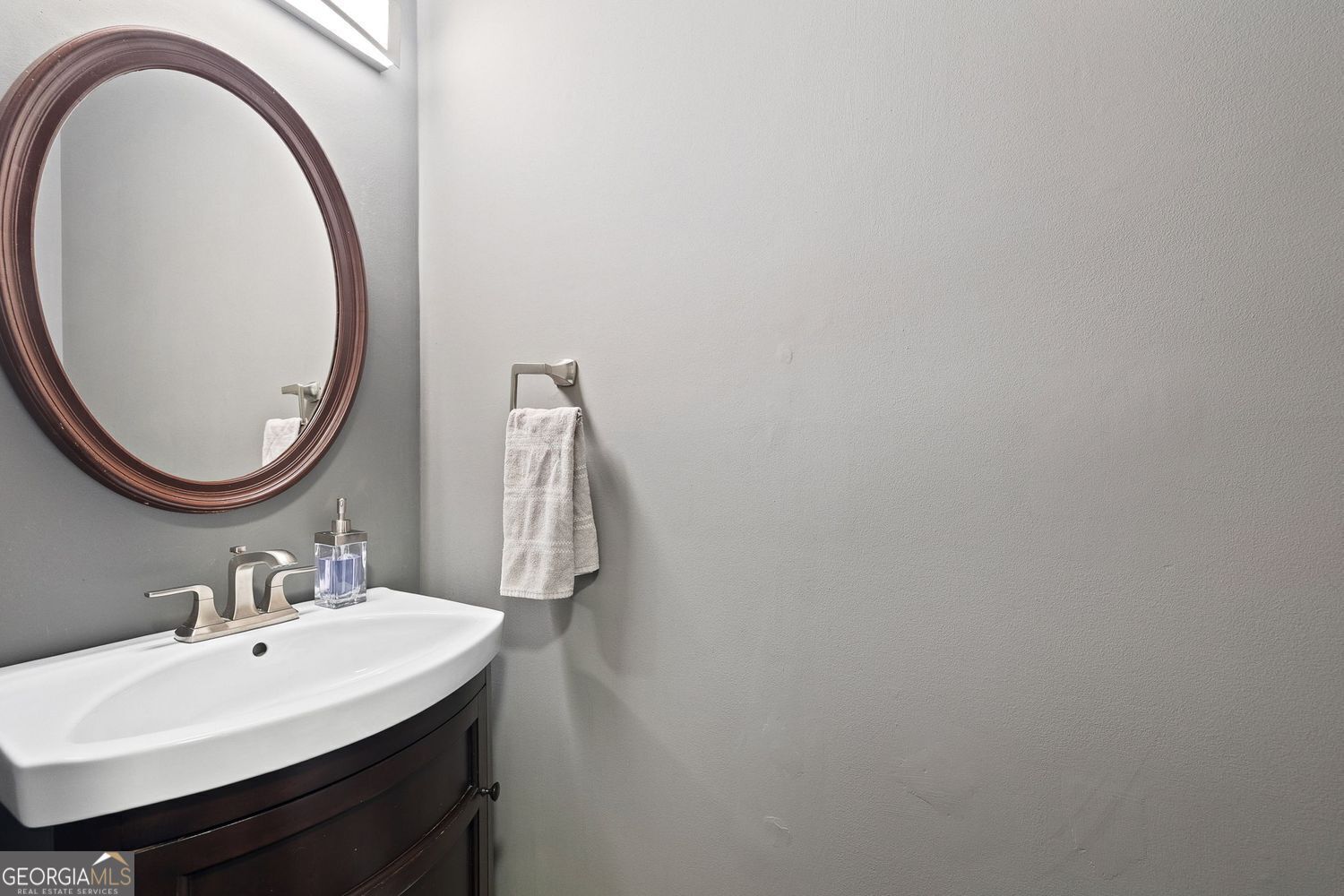 Dunwoody, Georgia 30338, United States, 5 Bedrooms Bedrooms, ,4 BathroomsBathrooms,Residential,Pending,140484