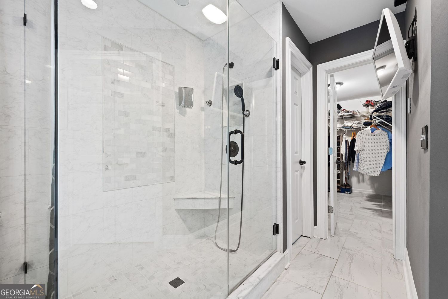 Dunwoody, Georgia 30338, United States, 5 Bedrooms Bedrooms, ,4 BathroomsBathrooms,Residential,Pending,140484