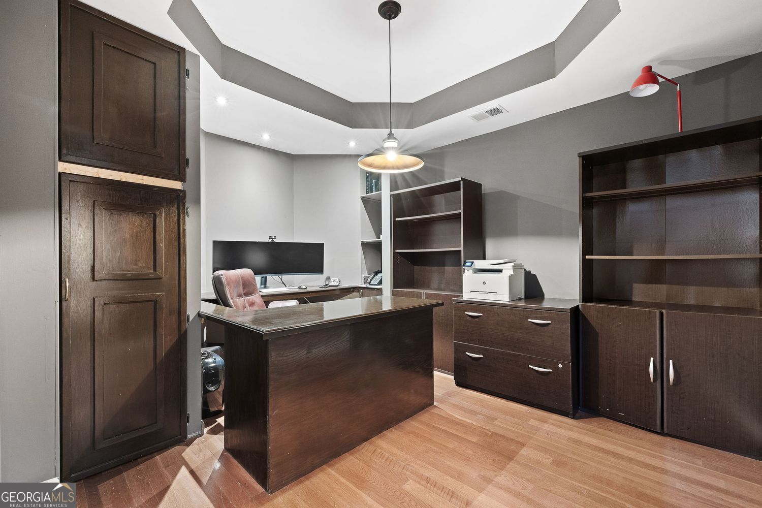 Dunwoody, Georgia 30338, United States, 5 Bedrooms Bedrooms, ,4 BathroomsBathrooms,Residential,Pending,140484