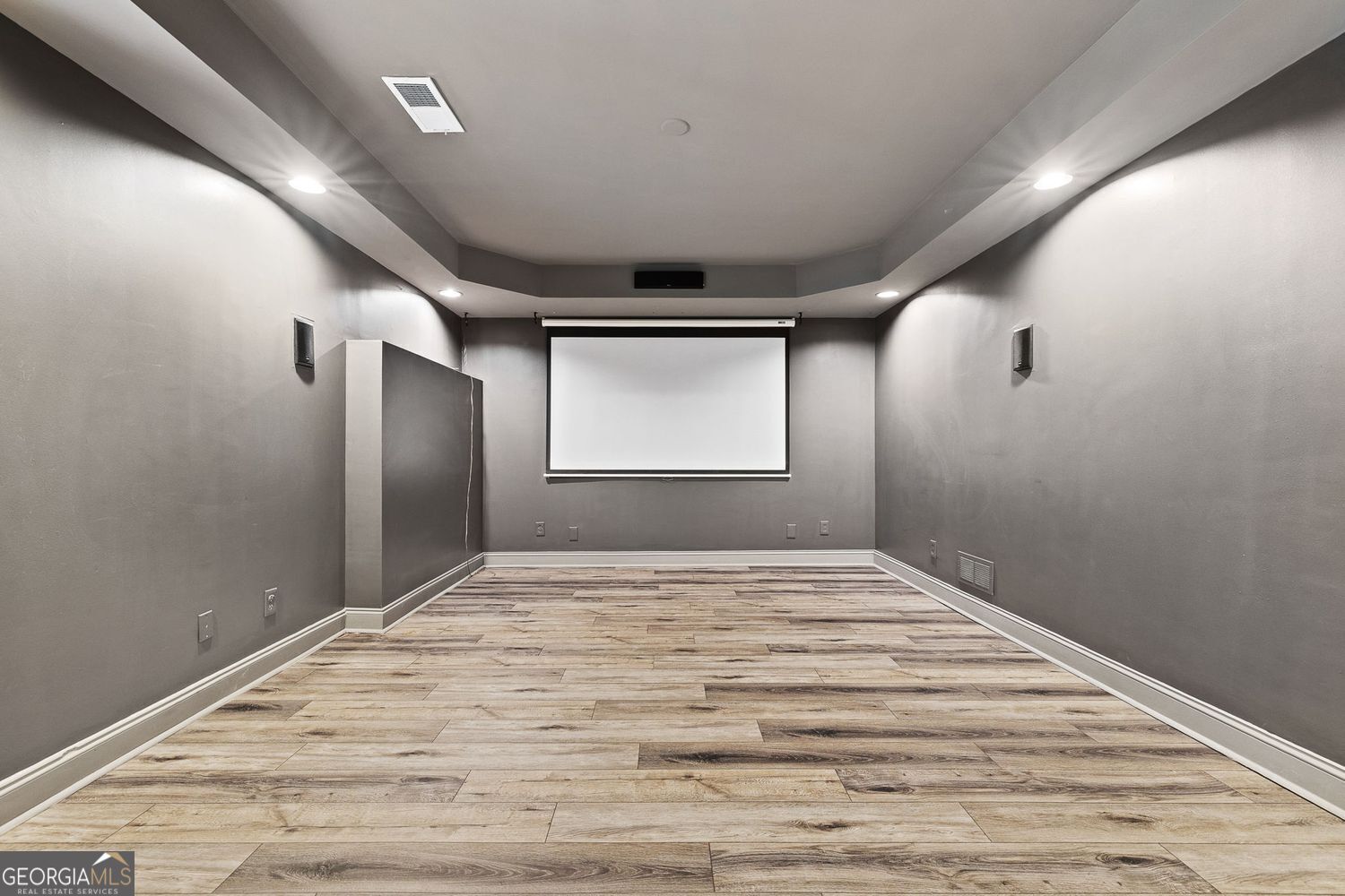 Dunwoody, Georgia 30338, United States, 5 Bedrooms Bedrooms, ,4 BathroomsBathrooms,Residential,Pending,140484