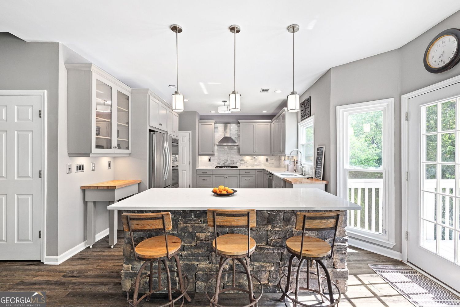 Dunwoody, Georgia 30338, United States, 5 Bedrooms Bedrooms, ,4 BathroomsBathrooms,Residential,Pending,140484