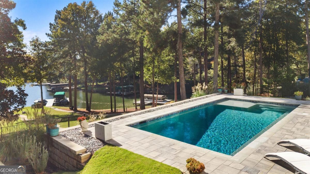 1250 Westchester DR