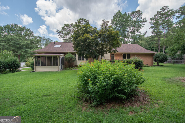 215 Creekside TRL