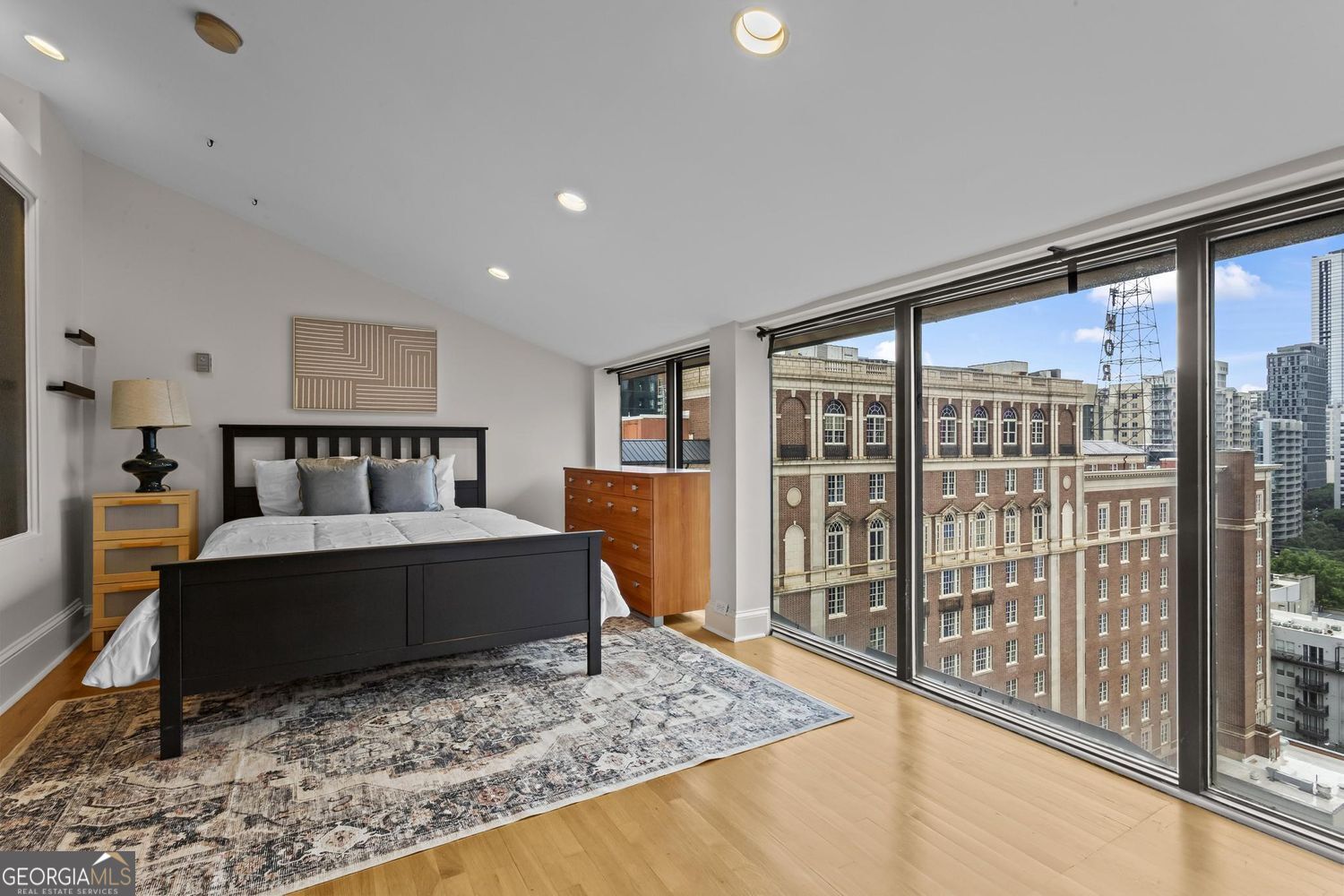 30 5th ST NE 1004