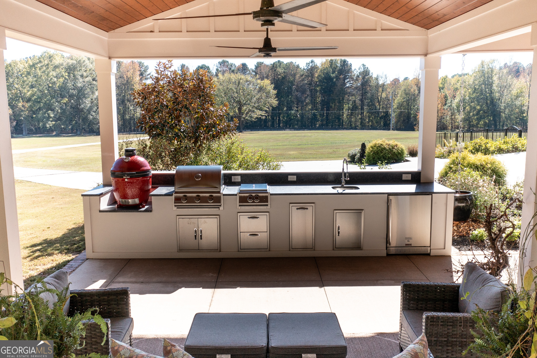 Fayetteville, Georgia 30215, United States, 4 Bedrooms Bedrooms, ,3 BathroomsBathrooms,Residential,Pending,1144