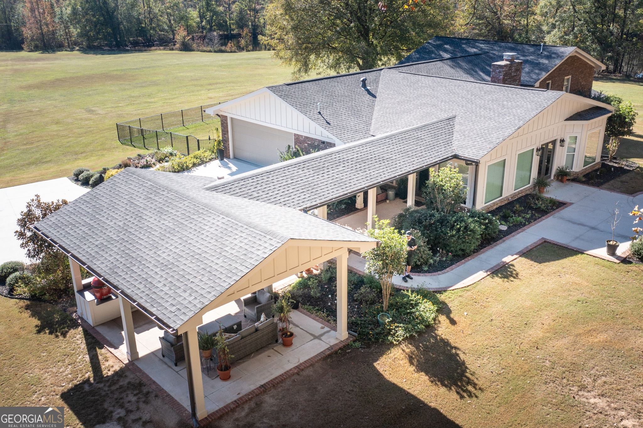 Fayetteville, Georgia 30215, United States, 4 Bedrooms Bedrooms, ,3 BathroomsBathrooms,Residential,Pending,1144