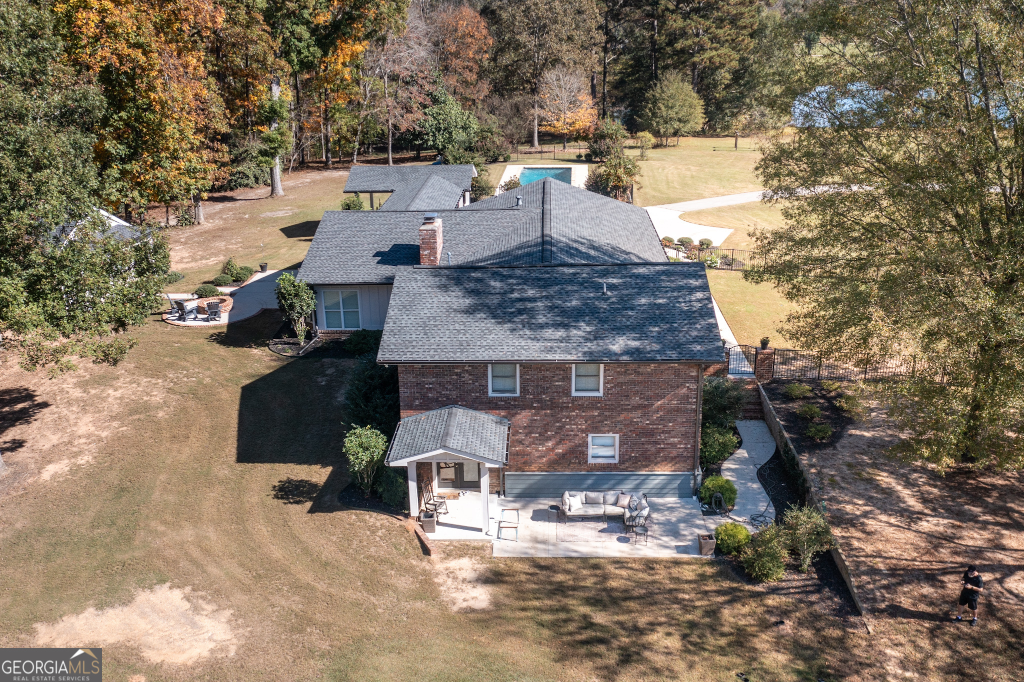 Fayetteville, Georgia 30215, United States, 4 Bedrooms Bedrooms, ,3 BathroomsBathrooms,Residential,Pending,1144