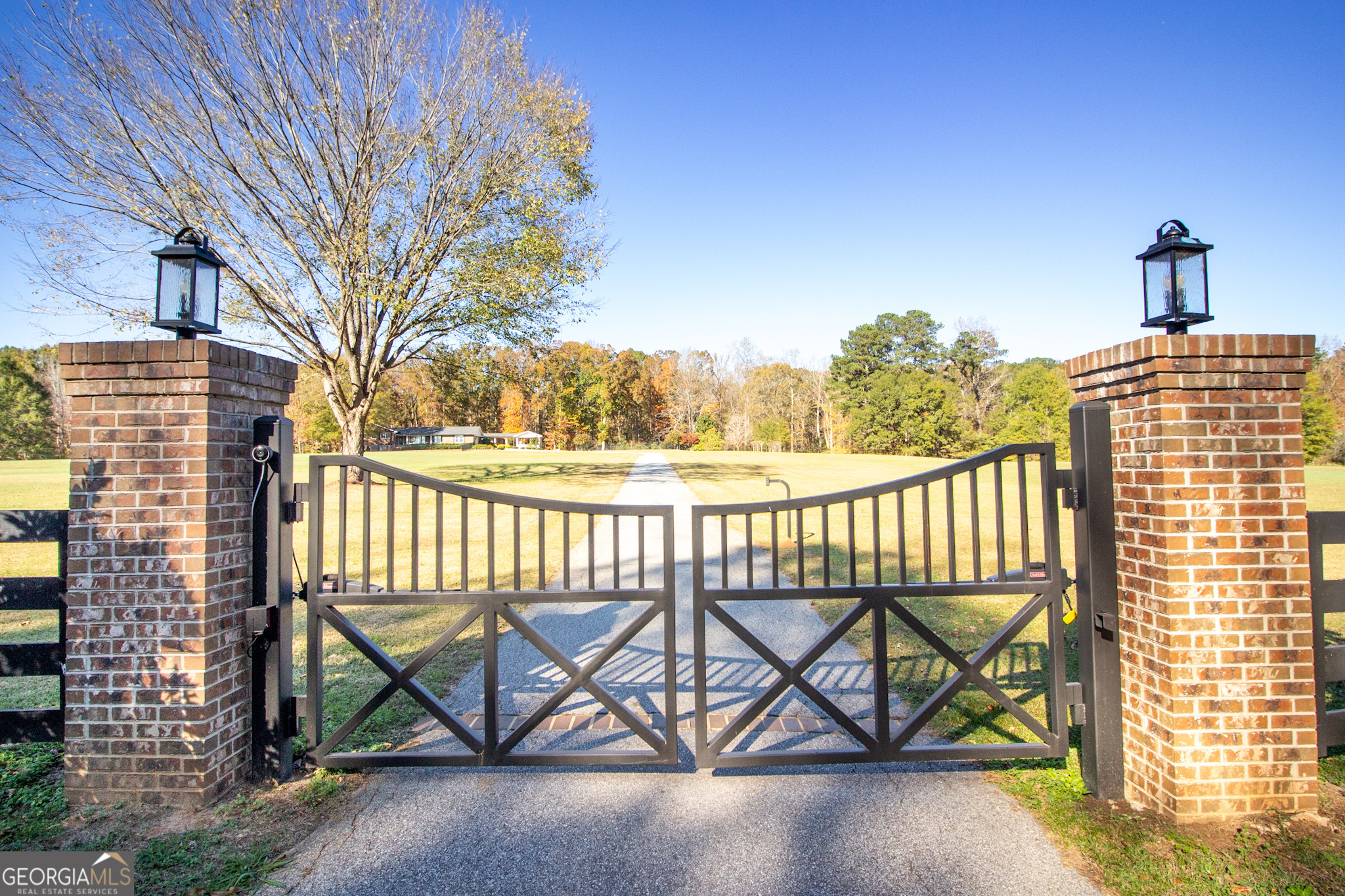 Fayetteville, Georgia 30215, United States, 4 Bedrooms Bedrooms, ,3 BathroomsBathrooms,Residential,Pending,1144