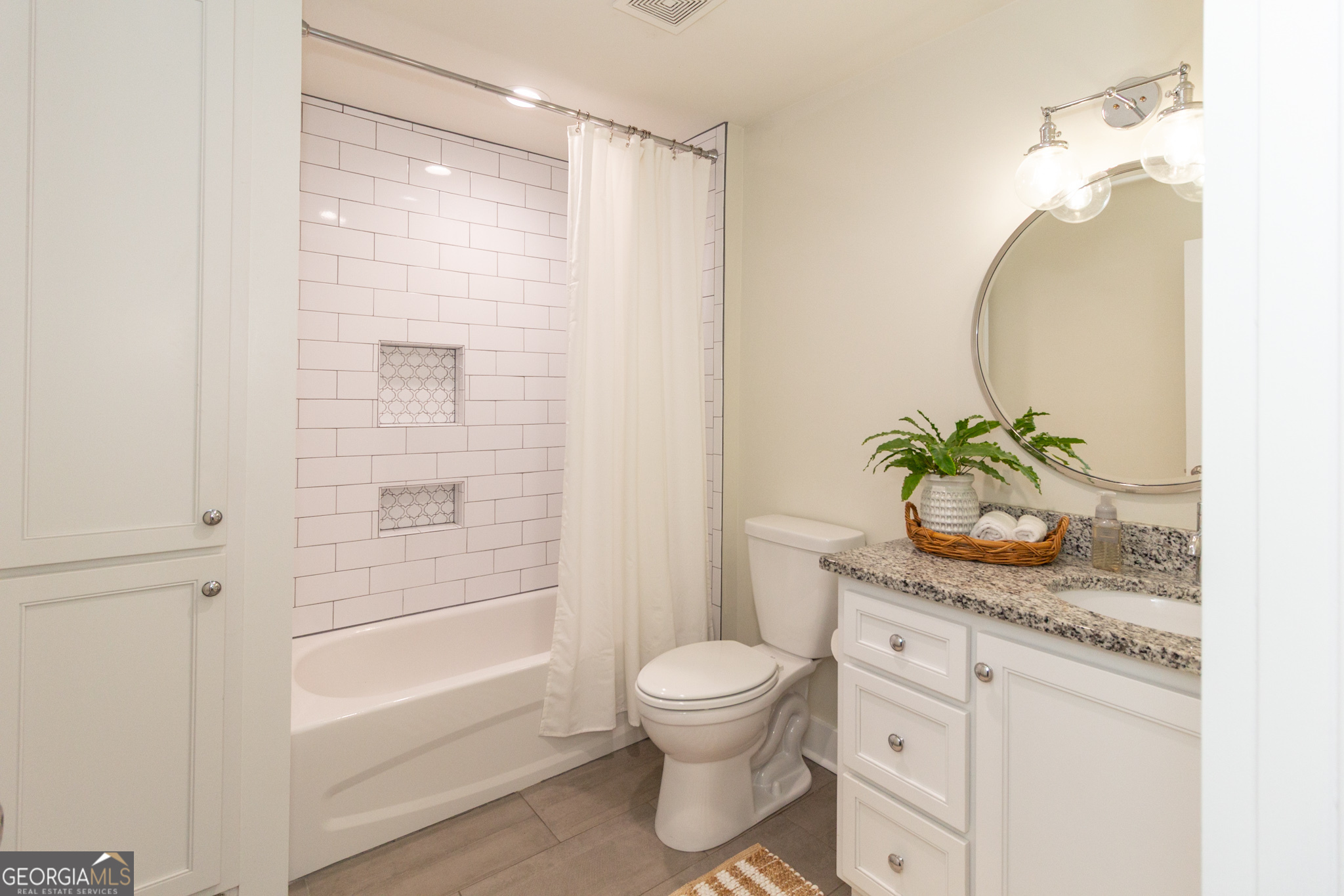 Fayetteville, Georgia 30215, United States, 4 Bedrooms Bedrooms, ,3 BathroomsBathrooms,Residential,Pending,1144