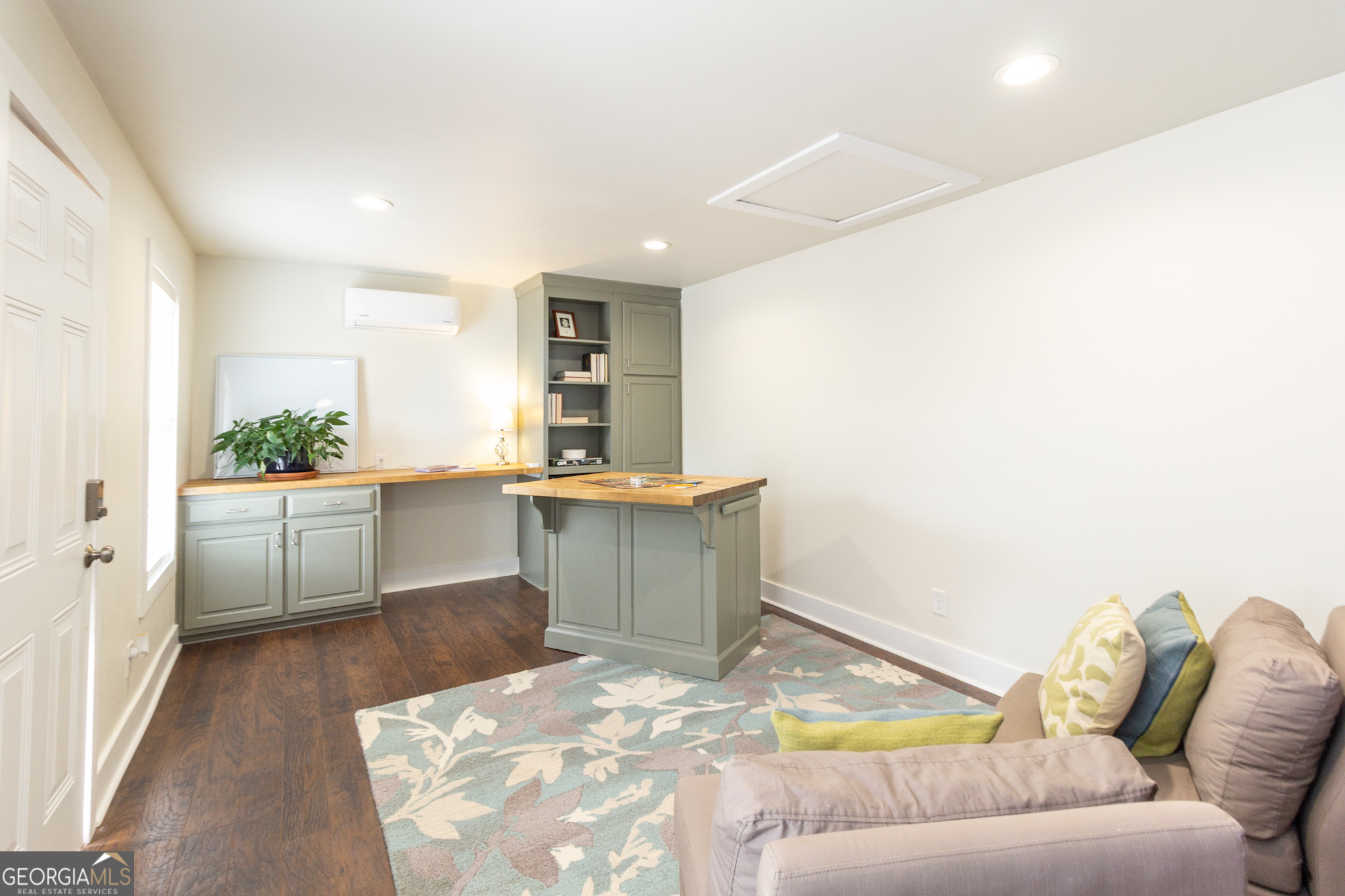 Fayetteville, Georgia 30215, United States, 4 Bedrooms Bedrooms, ,3 BathroomsBathrooms,Residential,Pending,1144