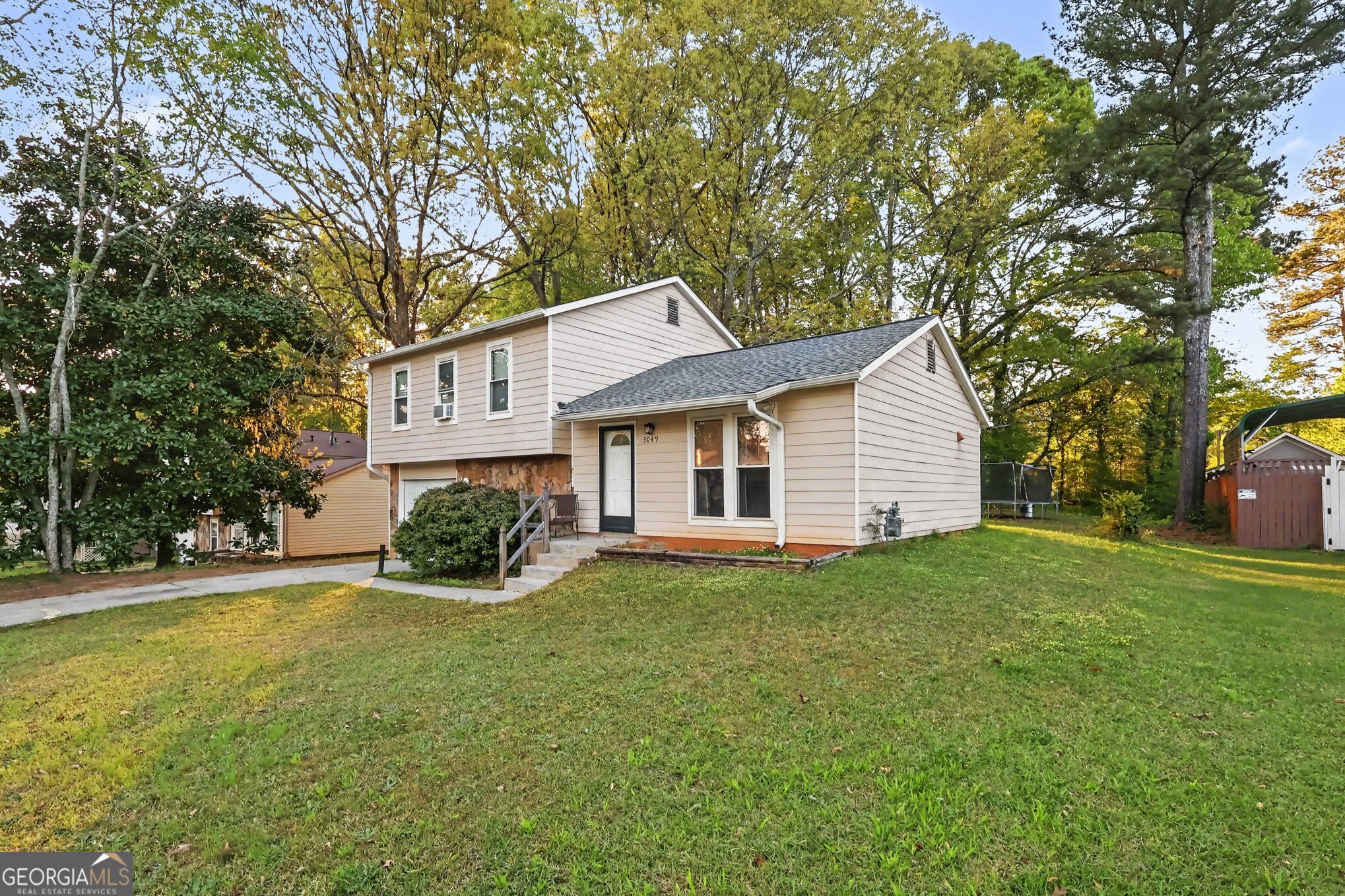 3049 Meadow Wood CT