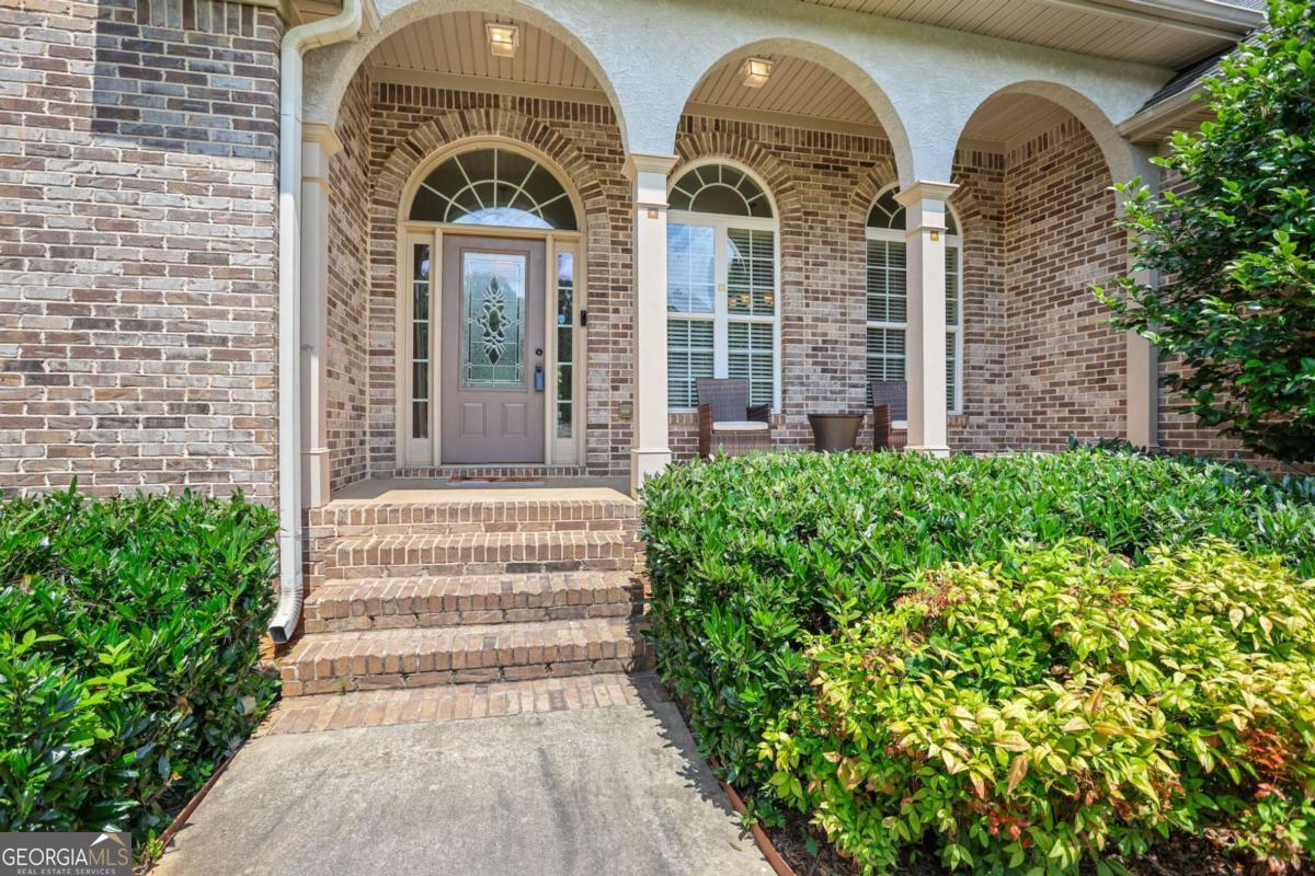 230 Hummingbird CT
