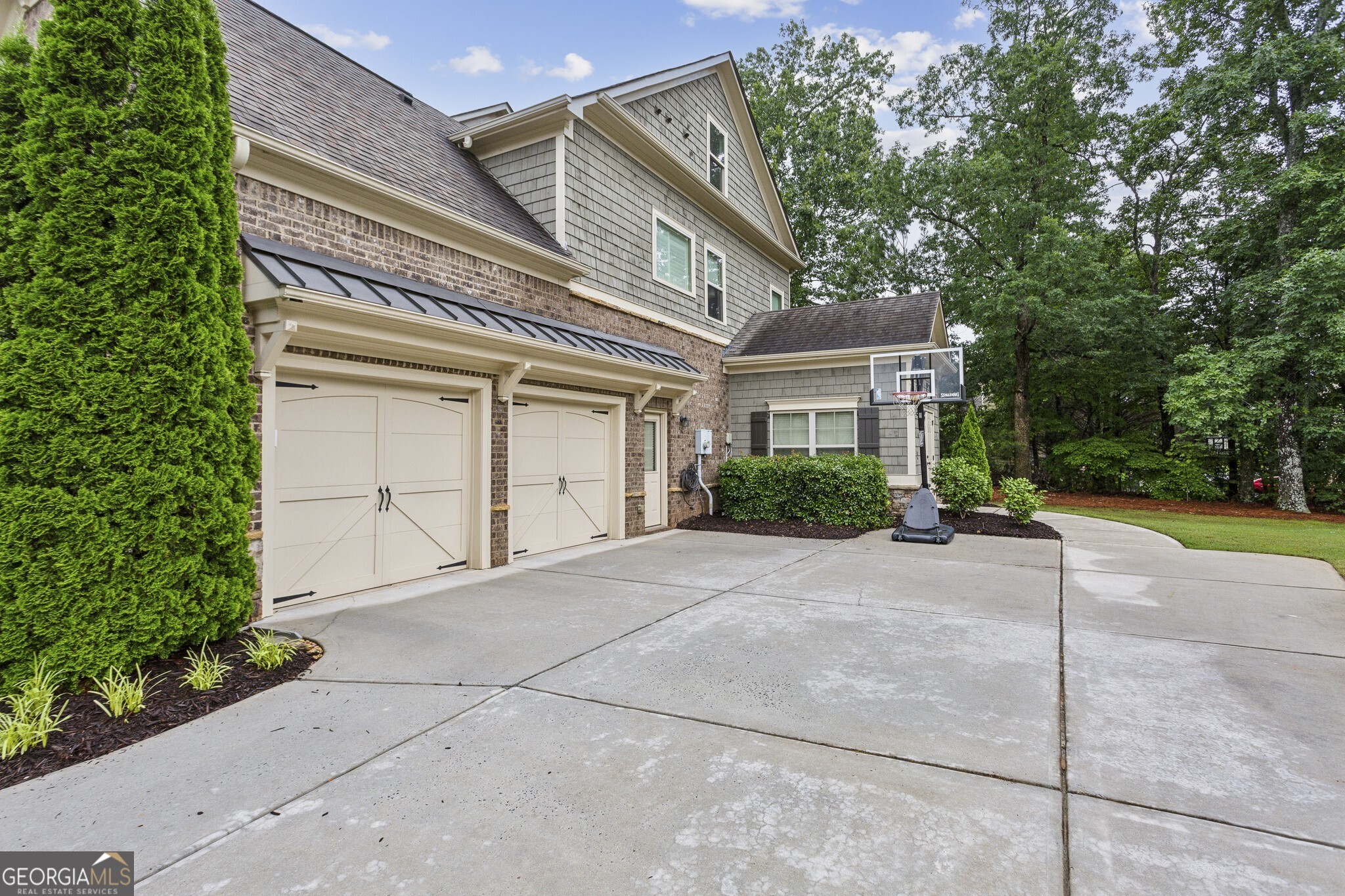 Mabry Manor - Residential