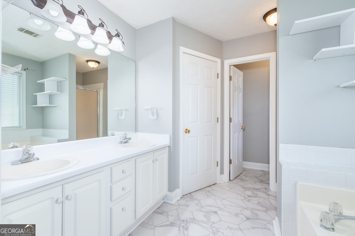 Loganville, Georgia 30052, United States, 5 Bedrooms Bedrooms, ,3 BathroomsBathrooms,Residential,Active,150680