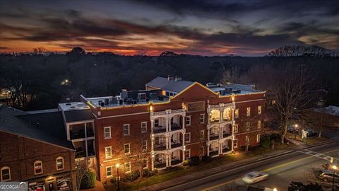 262 W Washington ST Madison GA 30650