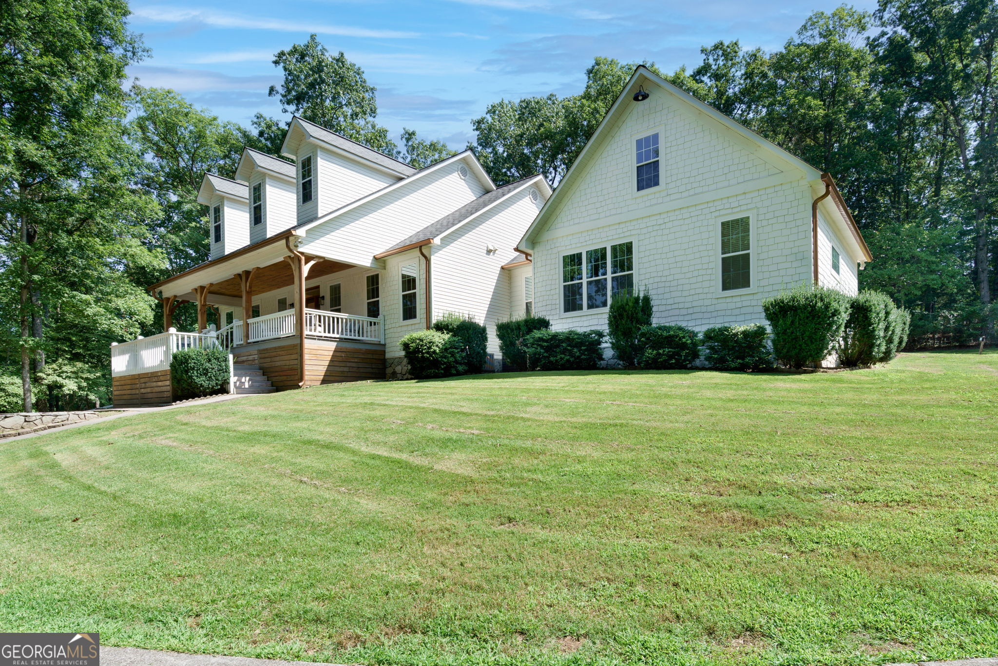 211 W Oakcrest DR