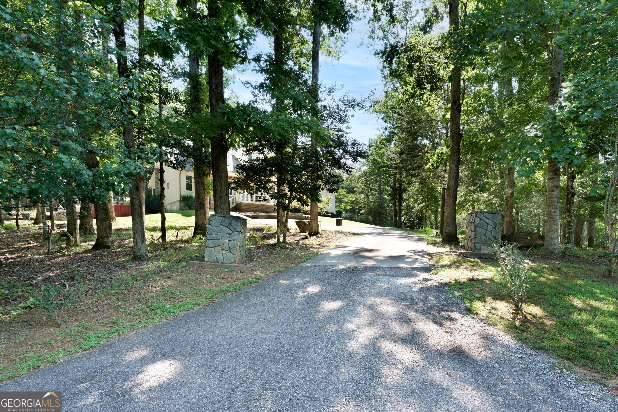 211 W Oakcrest DR