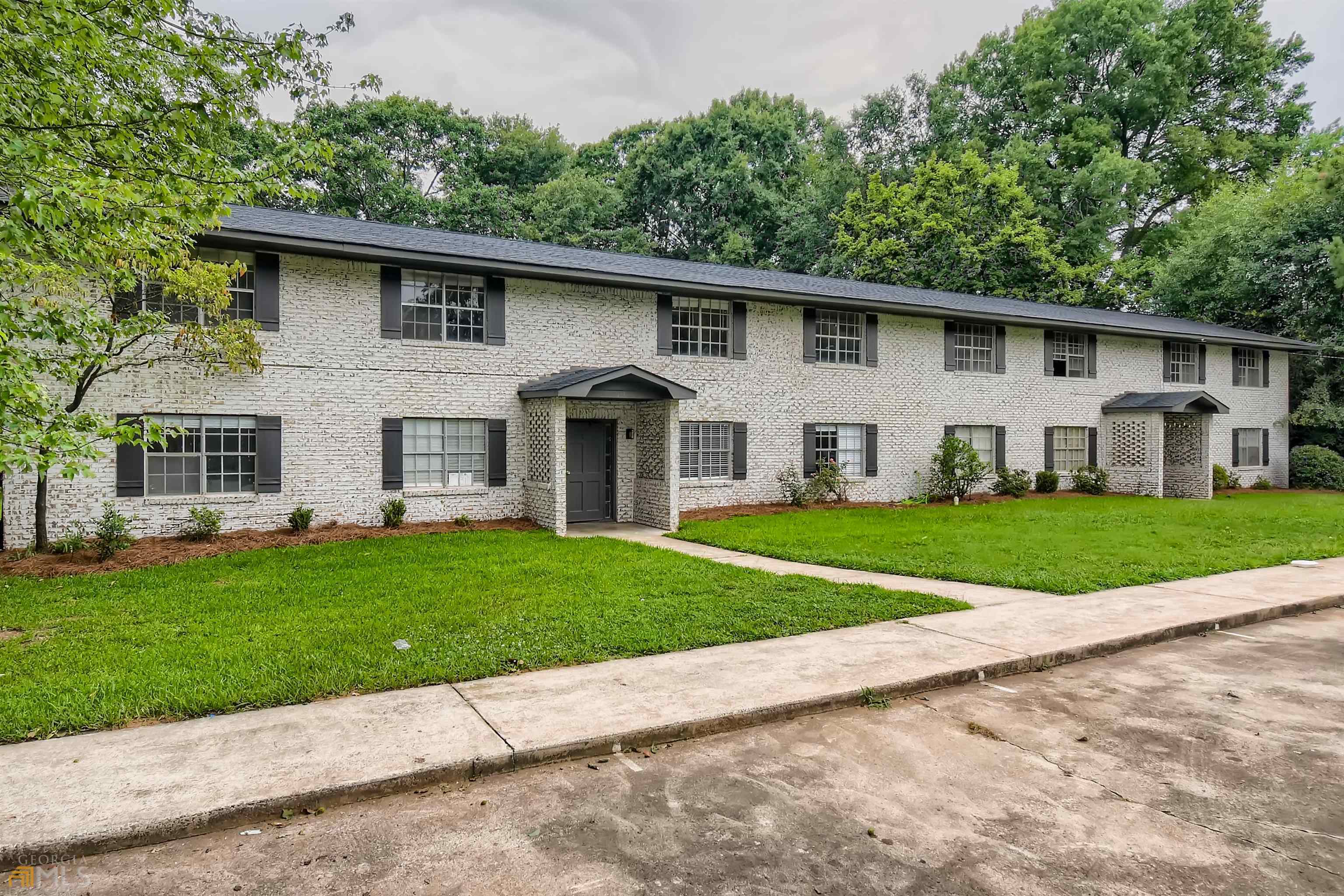 Newly renovated 2 bedroom, 1 bathroom units near Downtown McDonough. New kitchens, bathrooms, and luxury vinyl plank flooring throughout. W/D connections in unit & available for rent. Private rear deck or patio, large backyard & parking available. 600+ credit score, income 3x rent, 1 year lease. Tenant pays water, trash pick-up, electric, cable/internet.