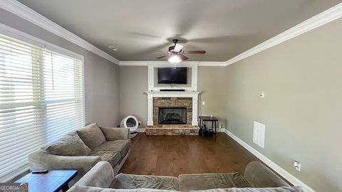 Single Family Residence in Villa Rica GA 516 Barberry Drive Dr 8.jpg