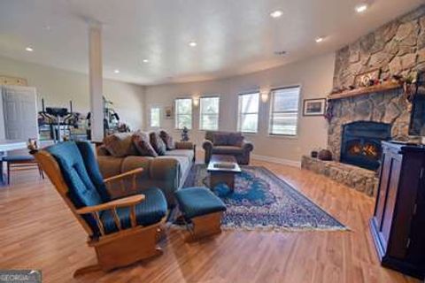 listing image 58