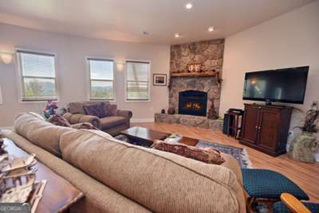 listing image 59