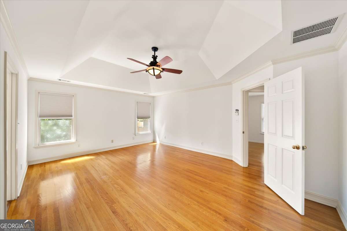 1560 Oak Park CV