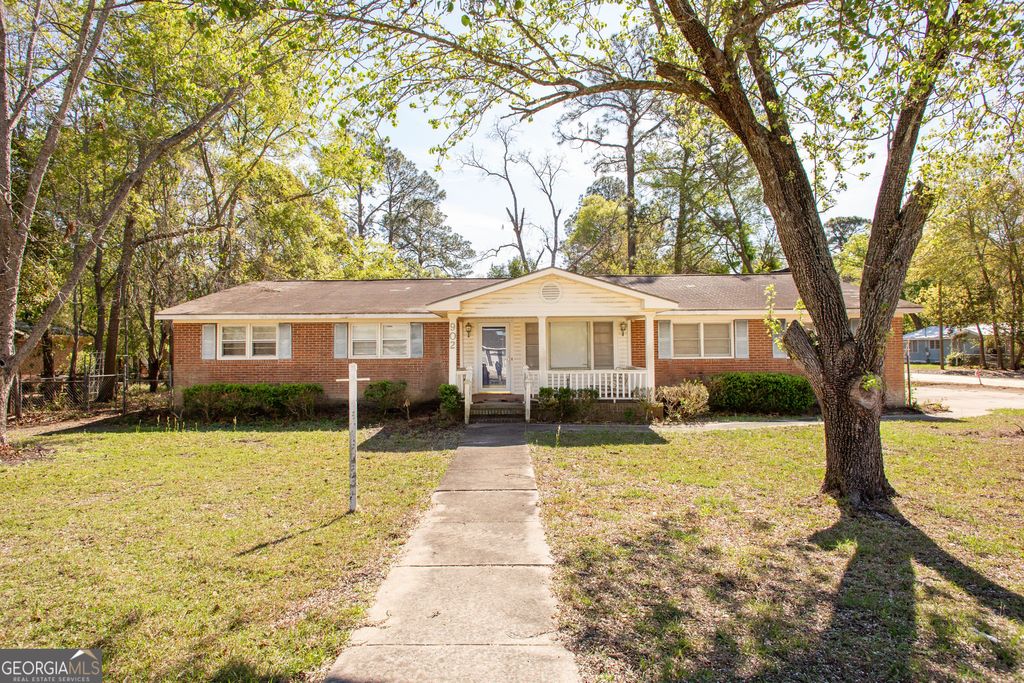 Photo of 902 Stanton Avenue, Waycross, GA 31503 (MLS # 10713118)