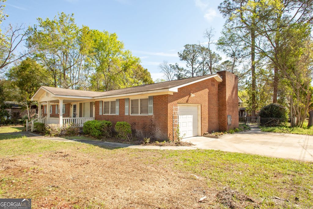 Photo of 902 Stanton Avenue, Waycross, GA 31503 (MLS # 10713118)