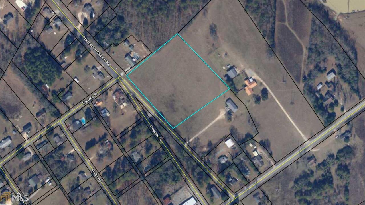 Located close to town, this 4.46 acres could be your future home site or developed into rentals. Convenient to both Macon and Milledgeville.