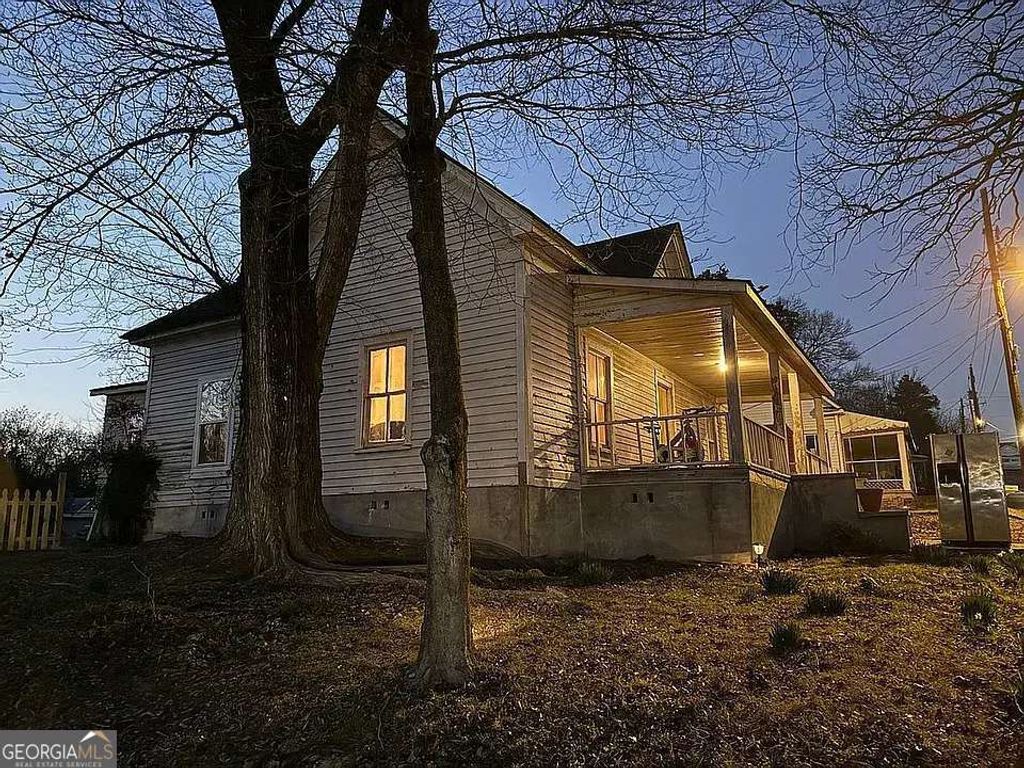 Photo of 1013 Avenue D NW, Rome, GA 30165 (MLS # 10711183)