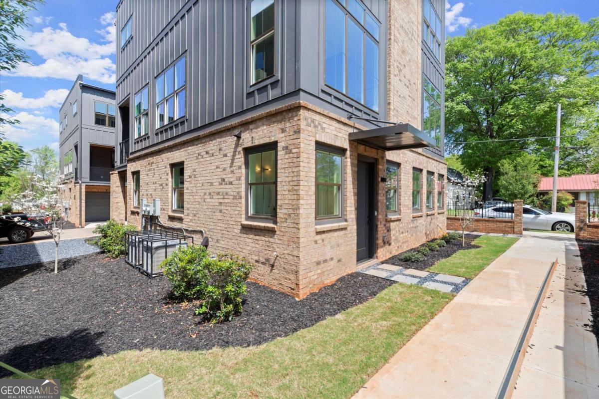 1123 Knight WALK NW