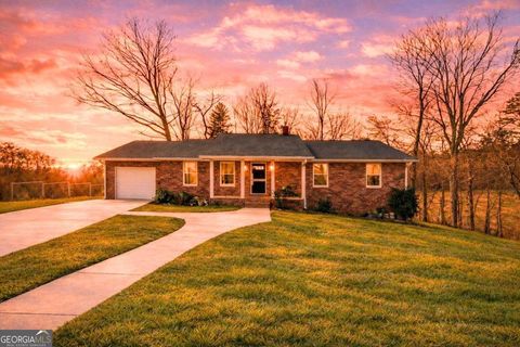 581 Roberts Ridge RD Ellijay GA 30540