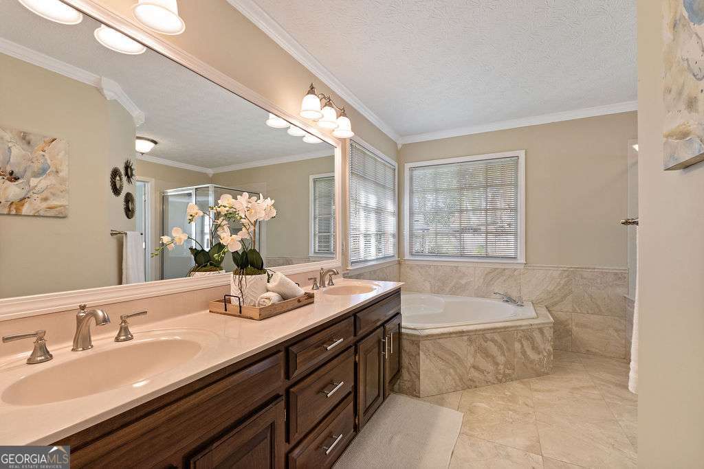 1372182553 Homes for Sale