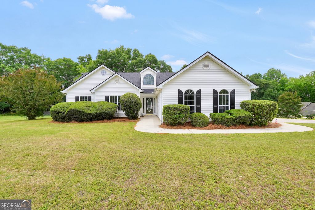 Photo of 2001 Big Cypress Lane, Locust Grove, GA 30248 (MLS # 10764484)