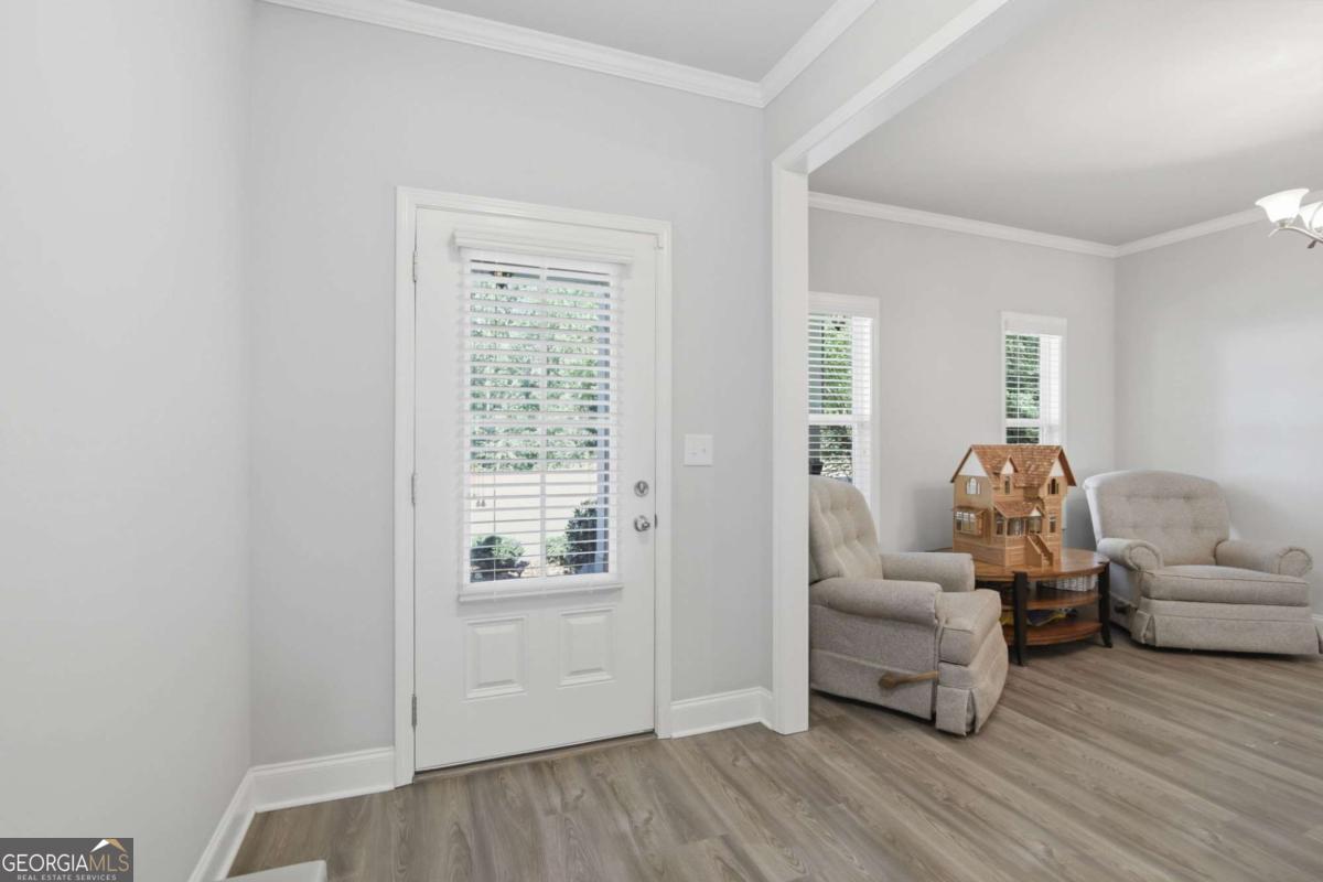 4042 Windsor TRL