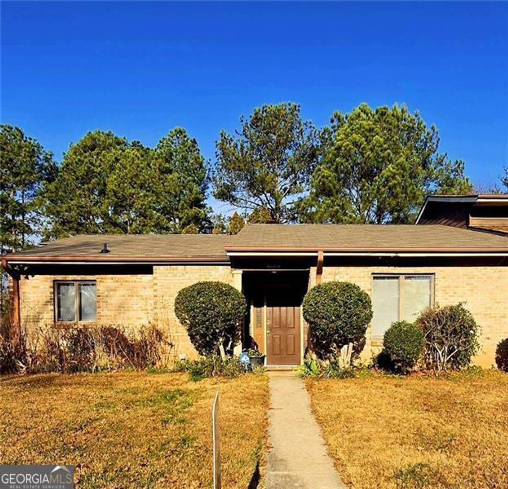 Photo of 1497 Stoneleigh Way, Stone Mountain, GA 30088 (MLS # 10661295)