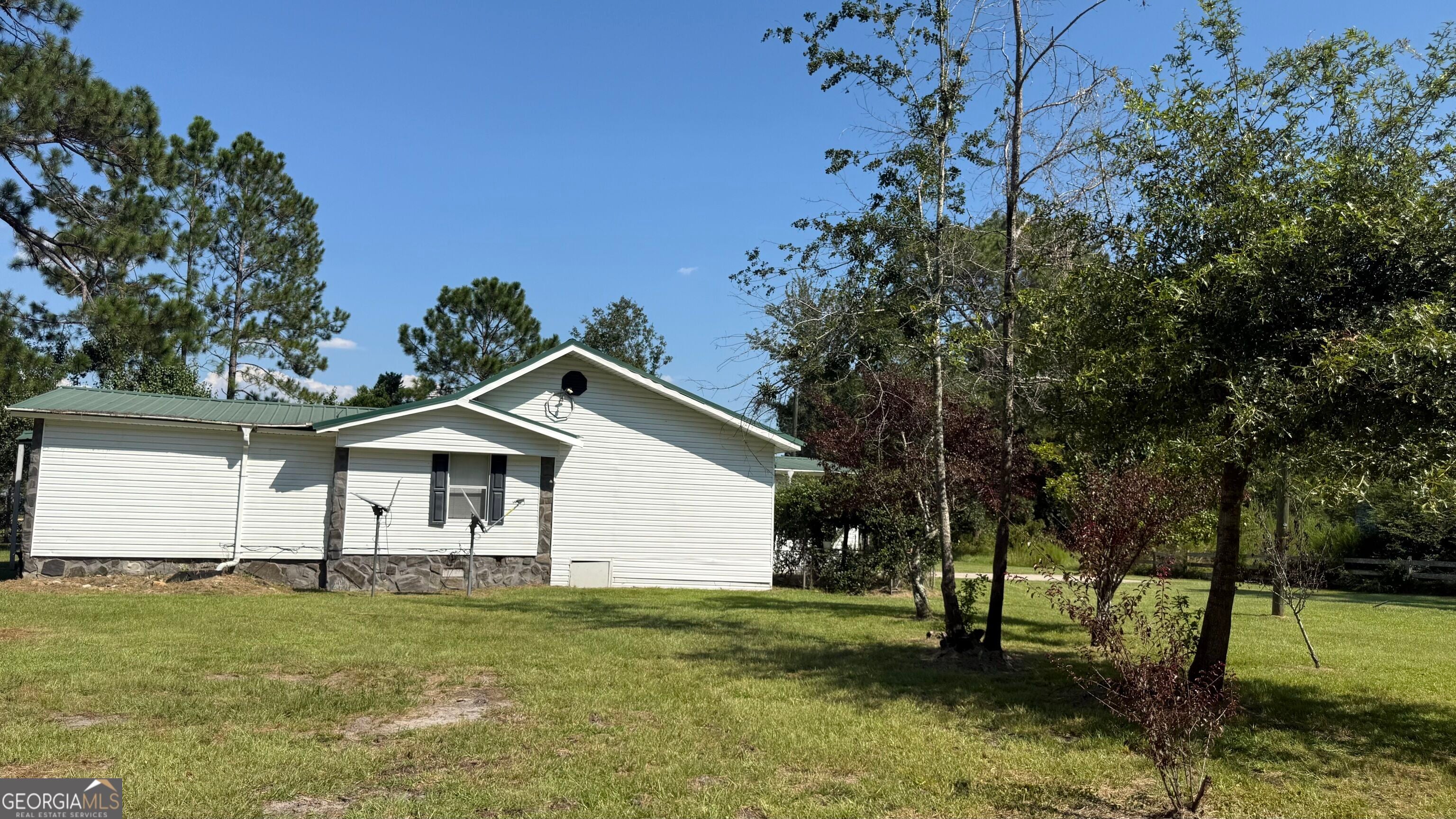 52 Edward Kirkland RD