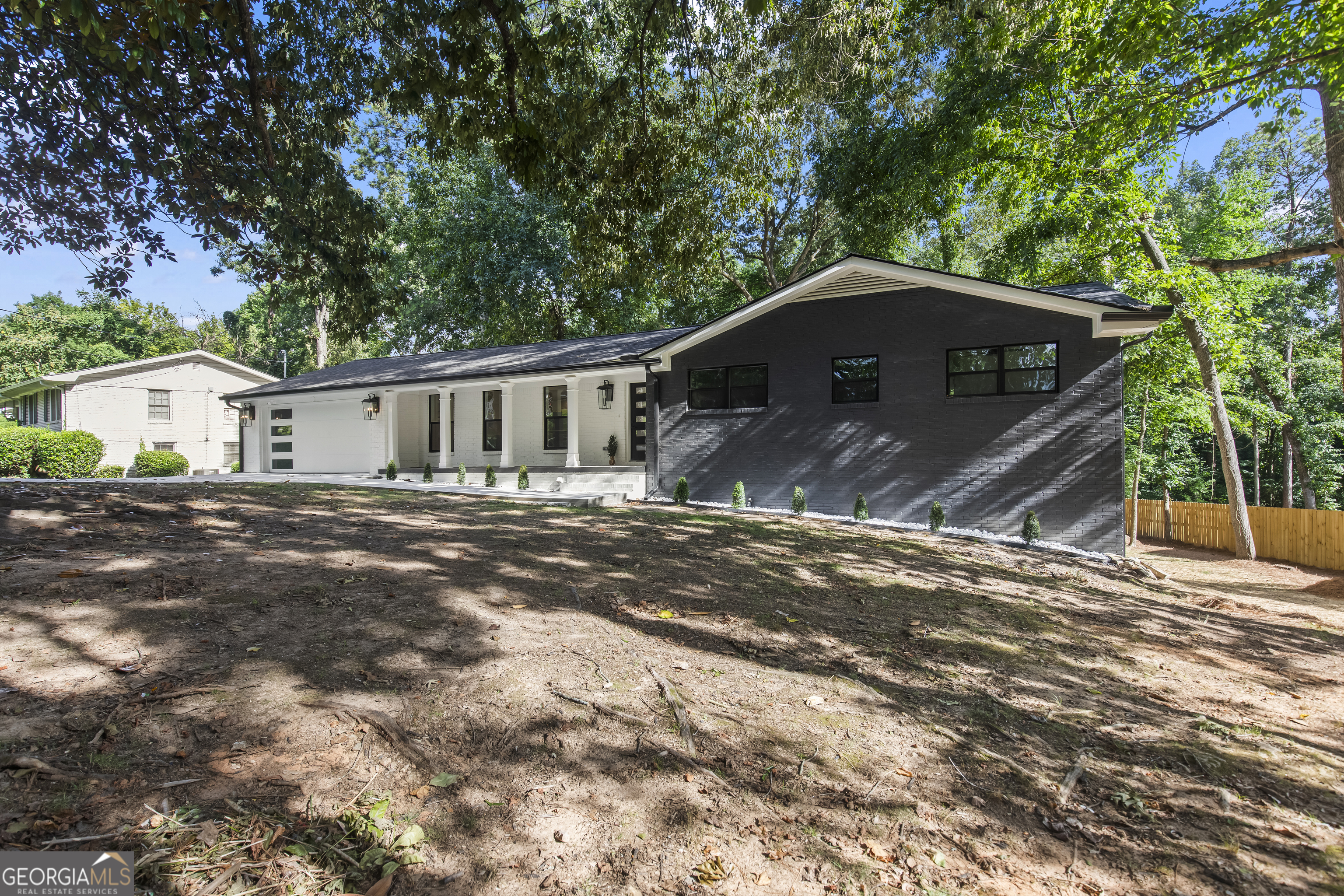 2600 Lisa DR SW