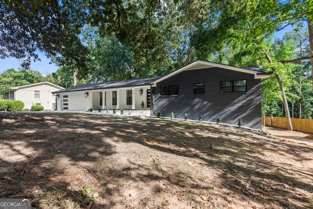 Photo of 2600 Lisa Drive SW, Atlanta, GA 30311 (MLS # 10810904)