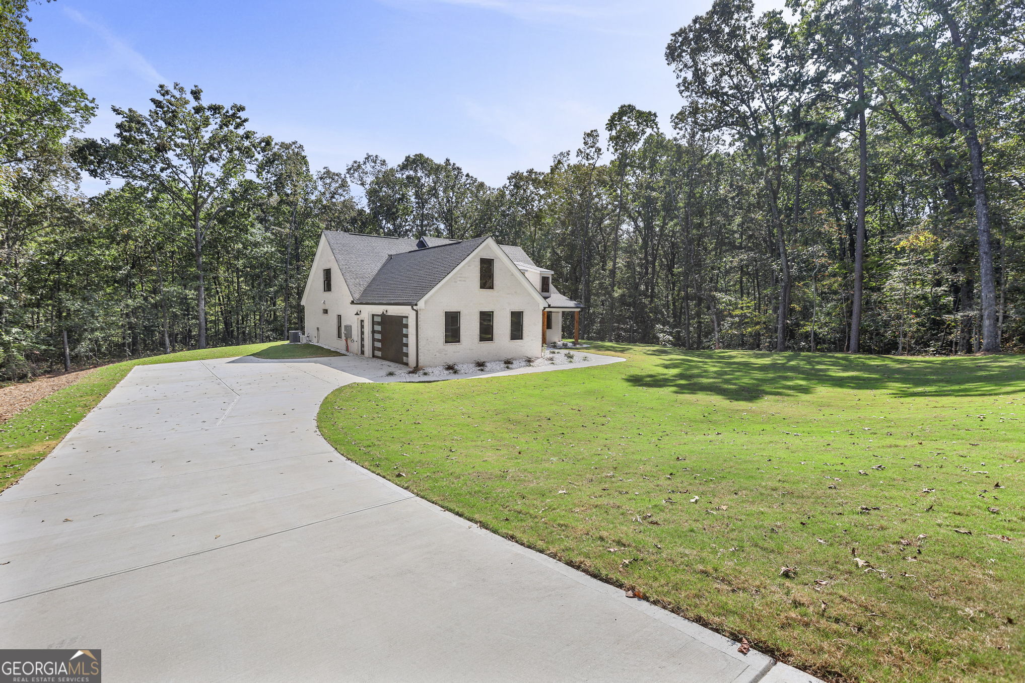 6881 Dogwood LN