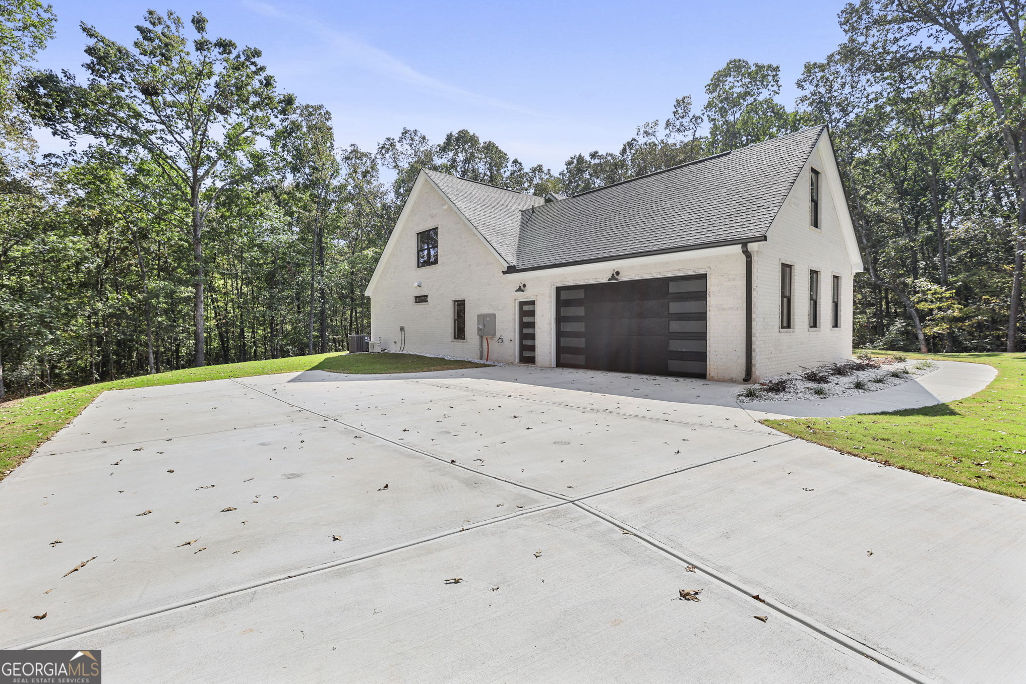 6881 Dogwood LN