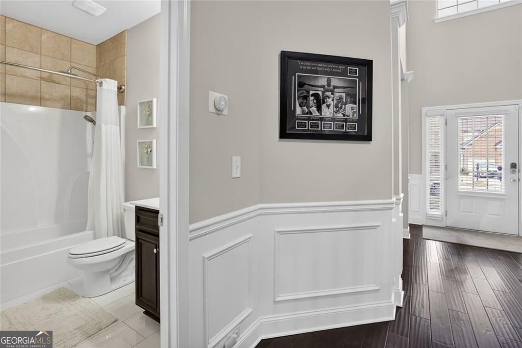 2614 Glenbrook LN NE